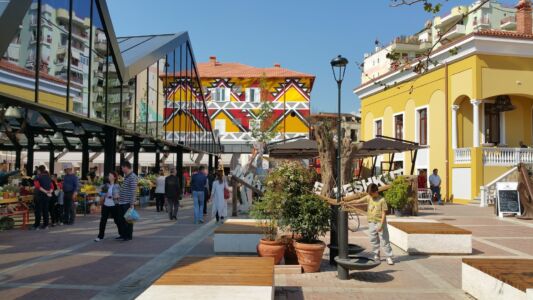 Tirana-Bazaar1-klein